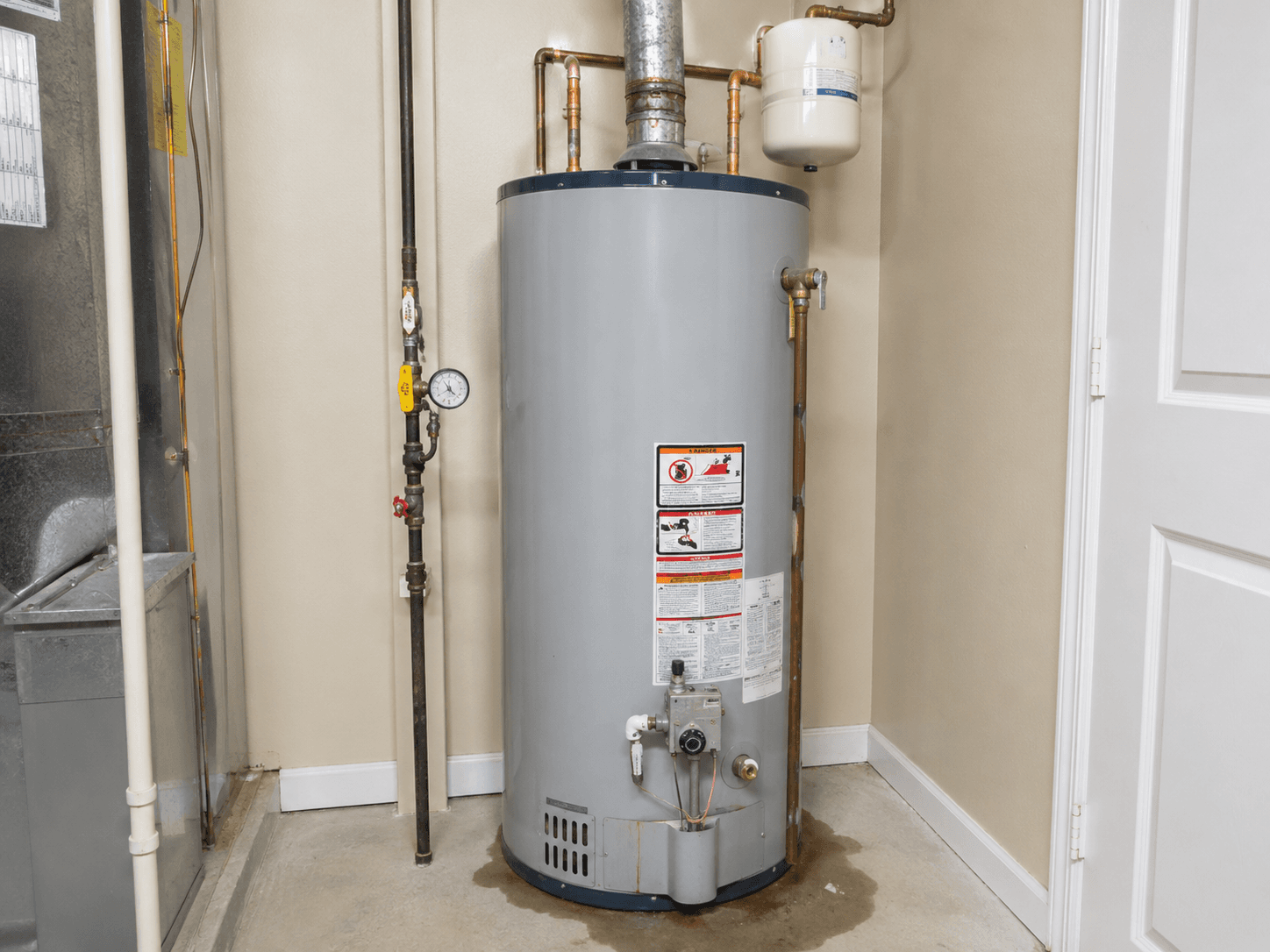 Refrigerant Gas Recharge & Leaks — air conditioning in Marbella